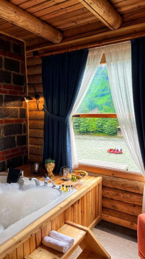 Bed and Breakfast Heaven Vip Wooden Palace Ardeşen Exterior foto